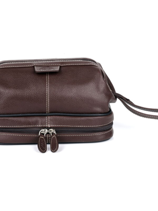 Dopp Men's Country Saddle Travel Kit with Bonus Items Leather, Brown