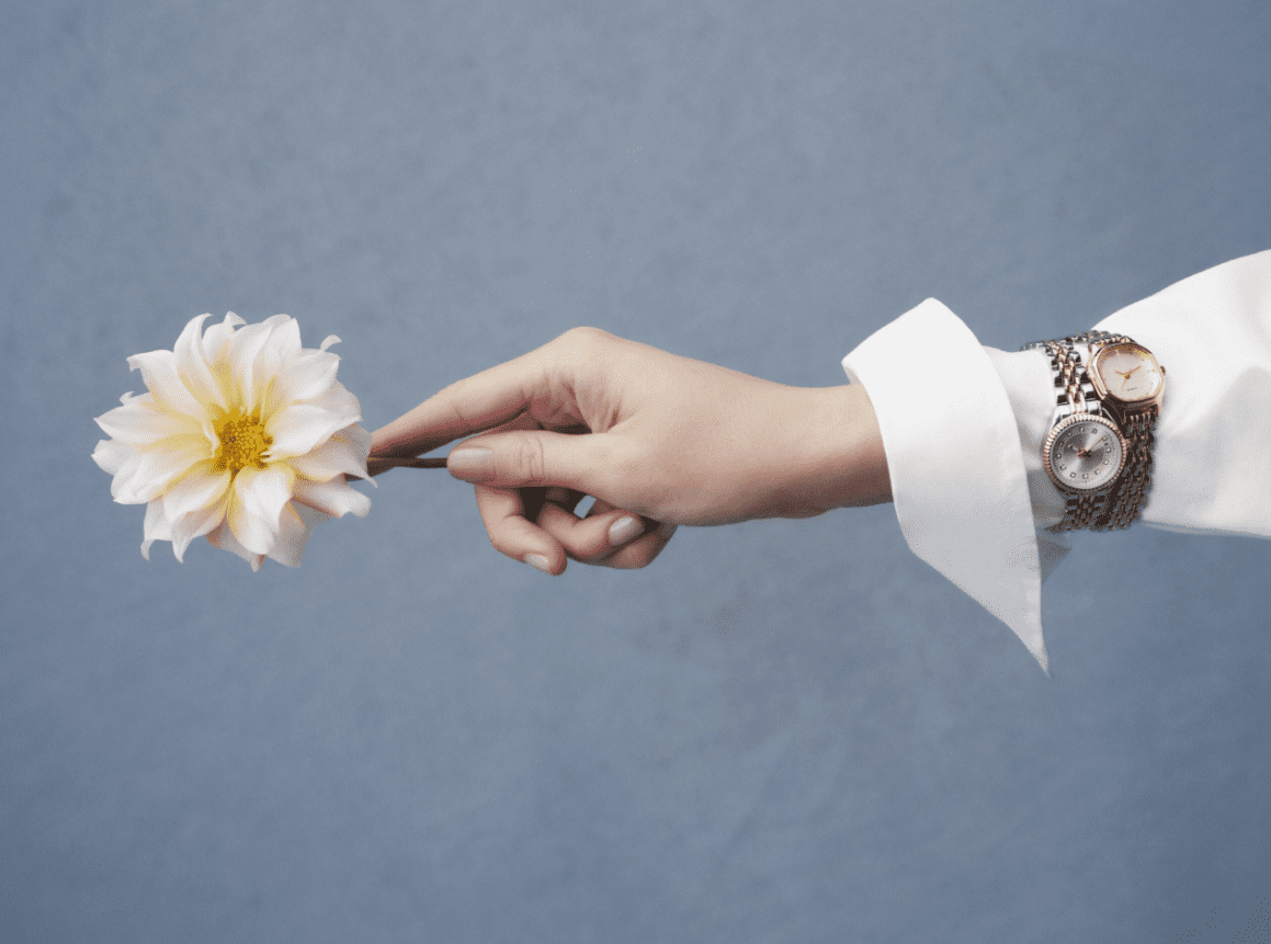 Time and Tru Two-Tone Metal Bracelet Women's Watch - Image 5